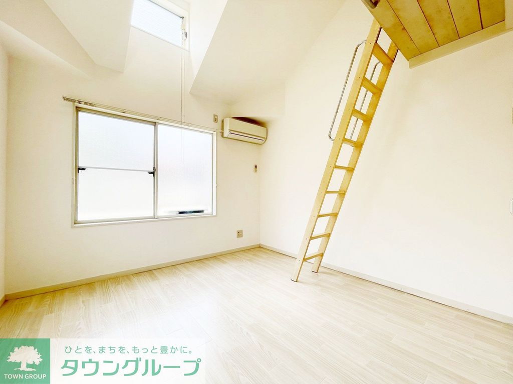 居室・リビング　※別部屋参考写真です