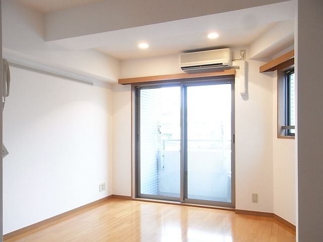 その他設備　角部屋２面採光