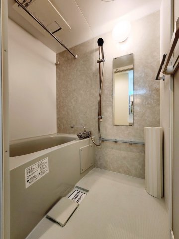 バス・シャワールーム　同物件内参考画像