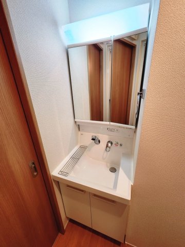 洗面設備　同物件内参考画像