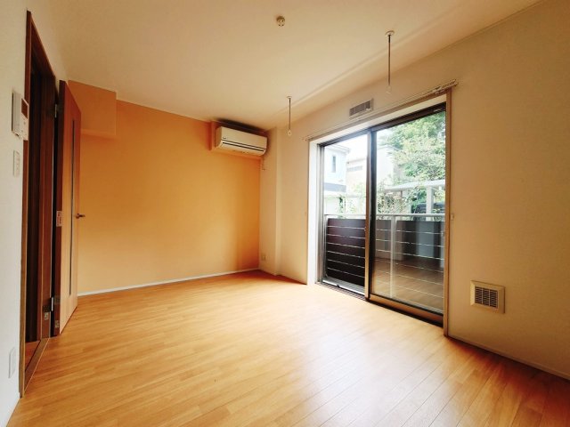 居室・リビング　同物件内参考画像