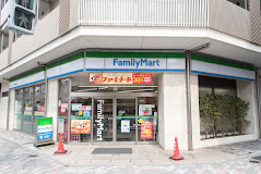 コンビニ　ファミリーマート 駒込霜降橋店（コンビニ）まで111m