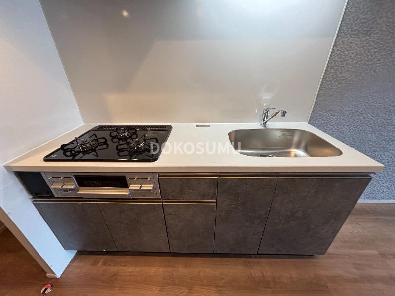 キッチン　毎日の料理が楽しくなる、機能性とデザインを兼ね備えた空間。