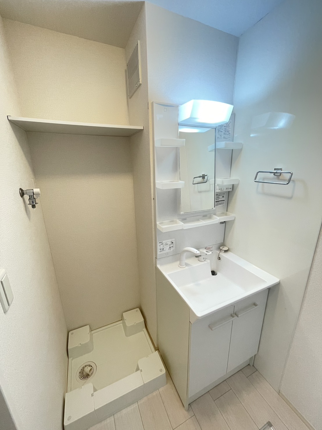 洗面設備　洗髪洗面化粧台