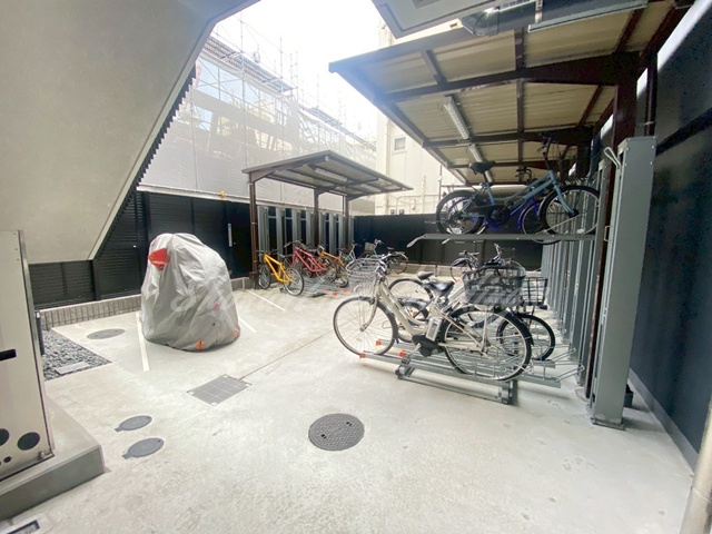 その他共有部分　屋根付き駐輪スペース付き♪
