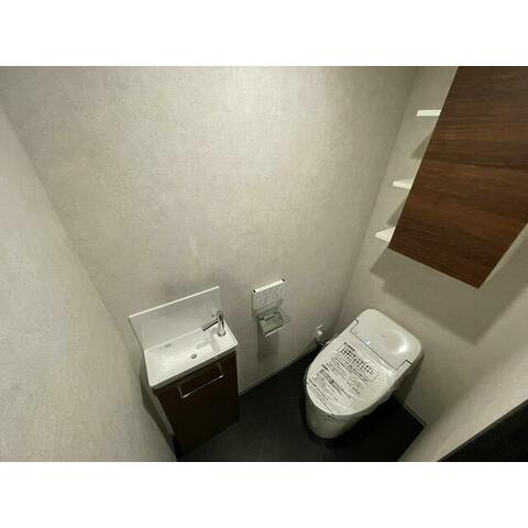 トイレ　温水洗浄便座付き♪