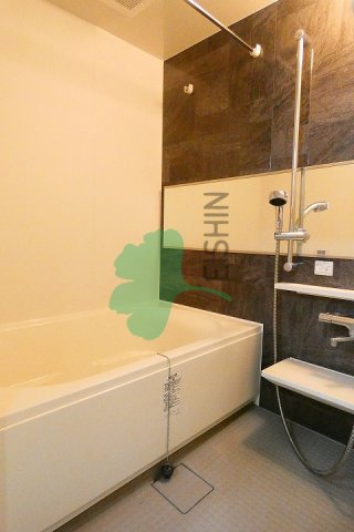 バス・シャワールーム　清潔感のある浴室です！