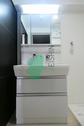 洗面設備　シンプルで使いやすい洗面台です！