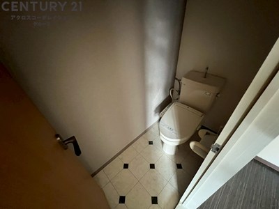 トイレ　温水洗浄便座完備。