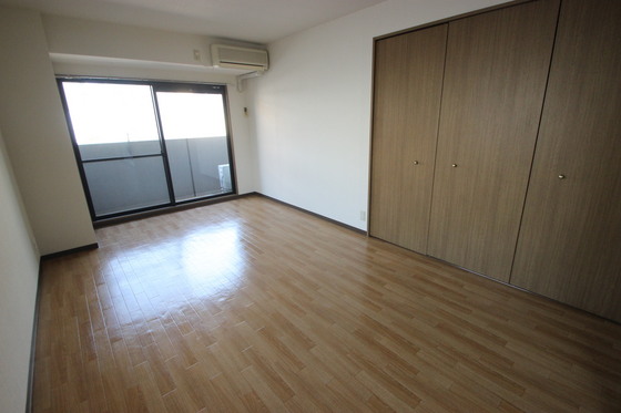 居室・リビング　※別号室の写真です。