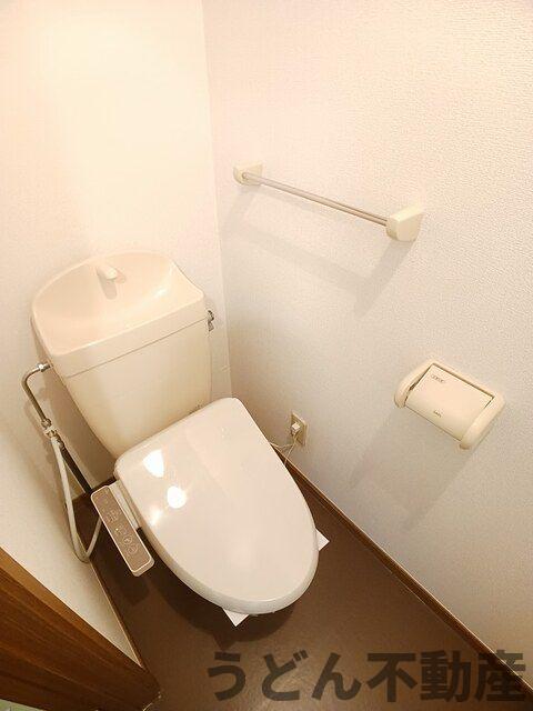 トイレ　うどん県のお部屋探しはうどん不動産へ うどんちゃんとLINE