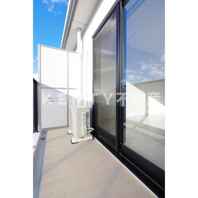 バルコニー　バルコニーからの眺めを楽しみながら食事をしませんか