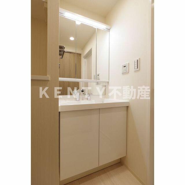 洗面設備　広い洗面スペース