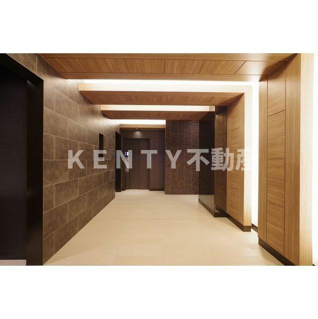 エントランス　ゆとりのあるエントランスです