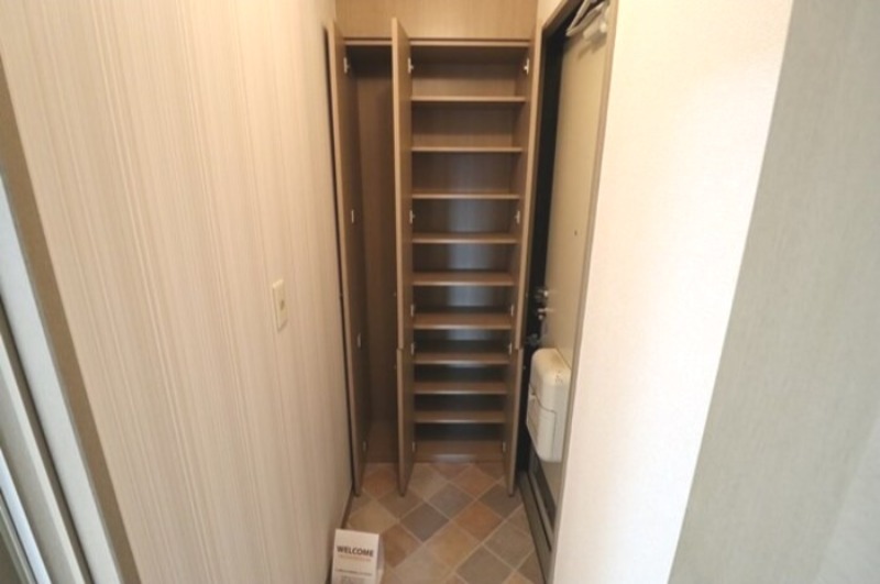 玄関　図面と現状に相違がある場合には現状を優先