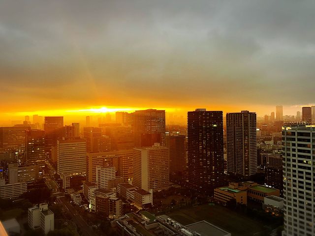 バルコニー　日没の眺望