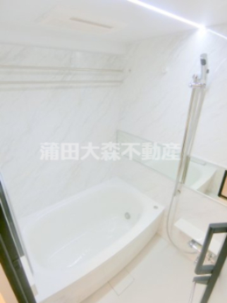 バス・シャワールーム　追焚と浴室乾燥機付きのバスルーム　お風呂