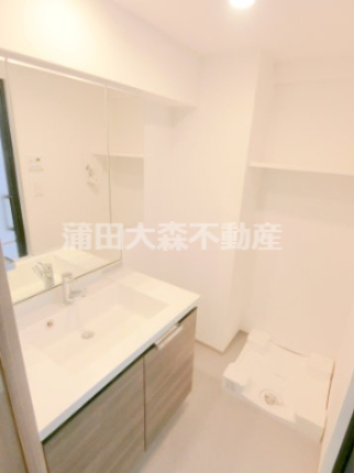 洗面設備　洗面脱衣所　3面鏡の独立洗面台