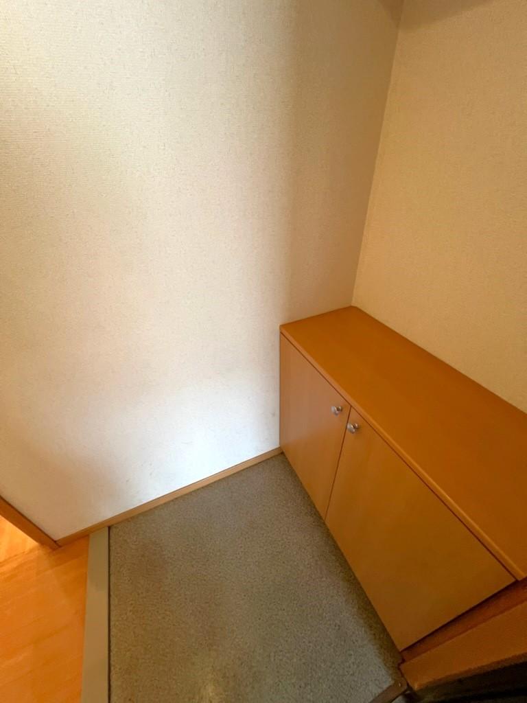 玄関　※201号室の画像です