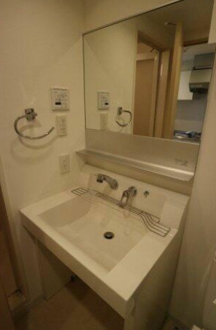 洗面設備　※別部屋の参考写真です。