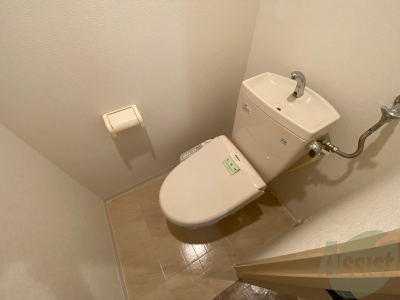 トイレ　ウォシュレット機能がついたトイレ。安心して使用できますね。