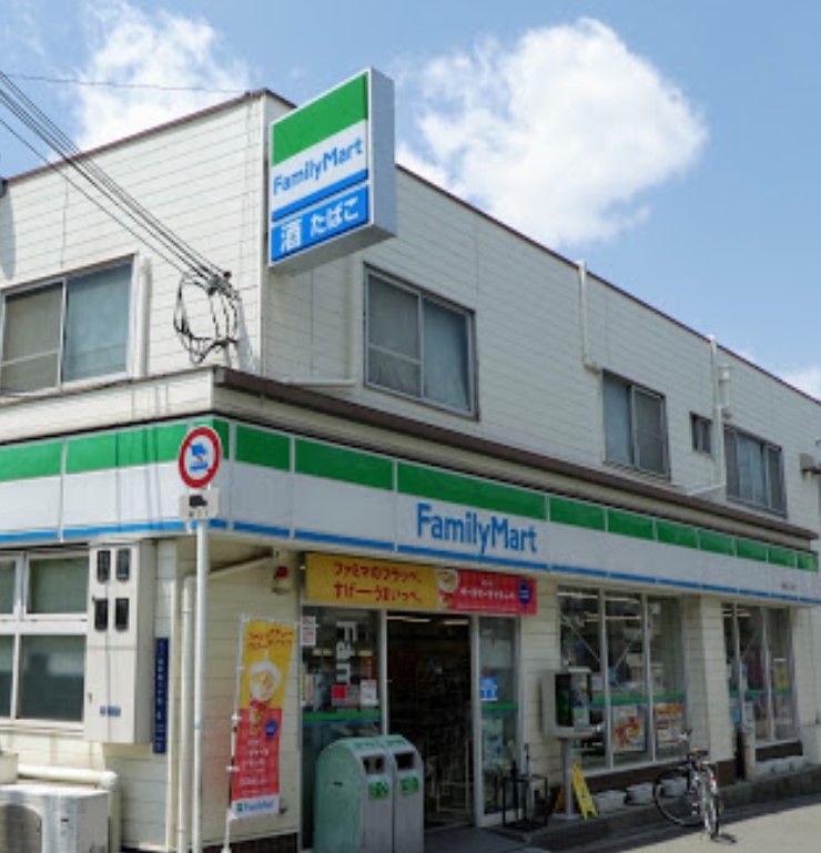 コンビニ　ファミリーマート 出来島二丁目店（コンビニ）まで416m