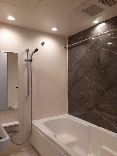 バス・シャワールーム