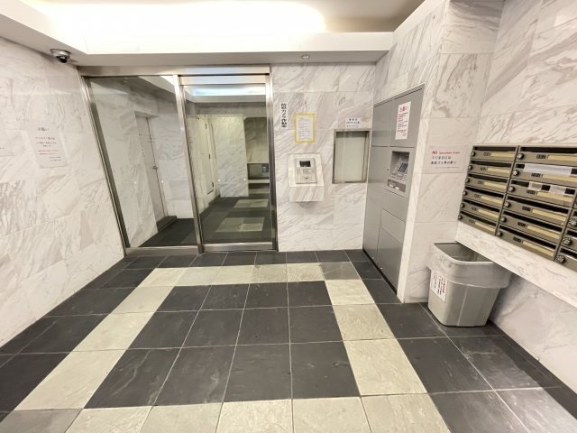 エントランス　エントランス