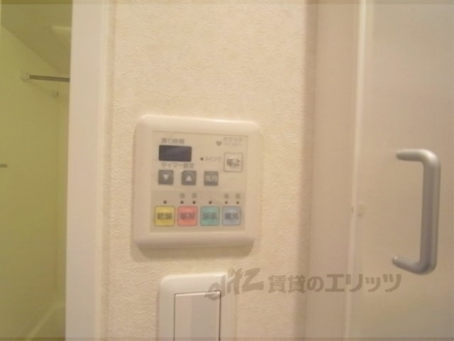 その他設備　給湯器リモコン