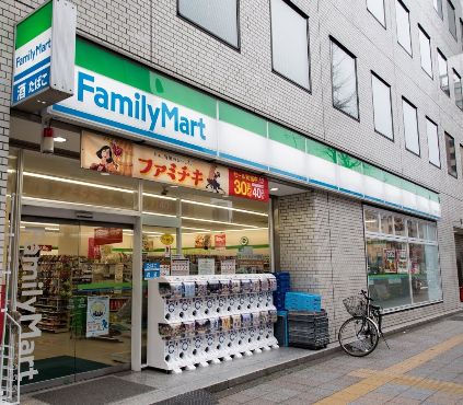 コンビニ　ファミリーマート駒形一丁目店（コンビニ）まで126m