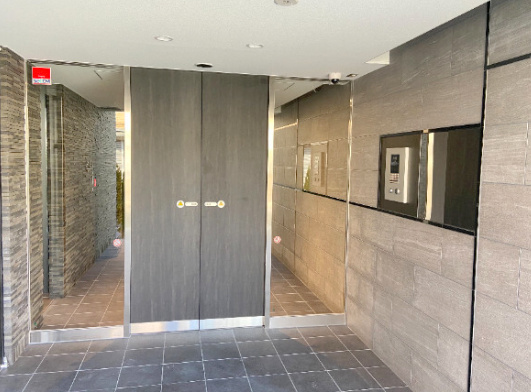 エントランス　アリエス