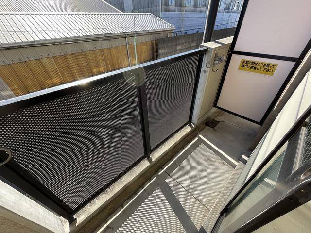 バルコニー　南向きで日当たり良好です。