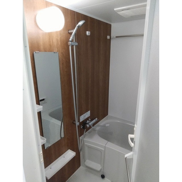 バス・シャワールーム　写真は同タイプ間取りの別室です。現況有姿となりますので、ご容