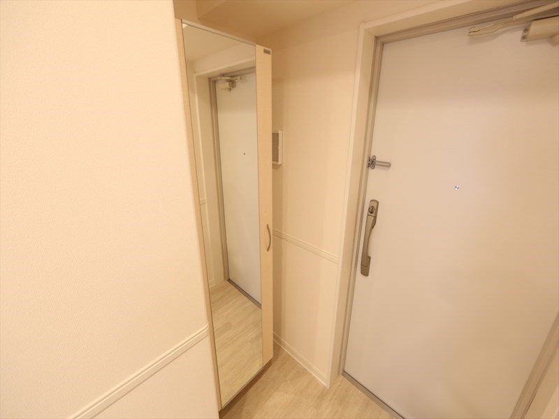 玄関　玄関　シューズボックス付（収納充実してます）