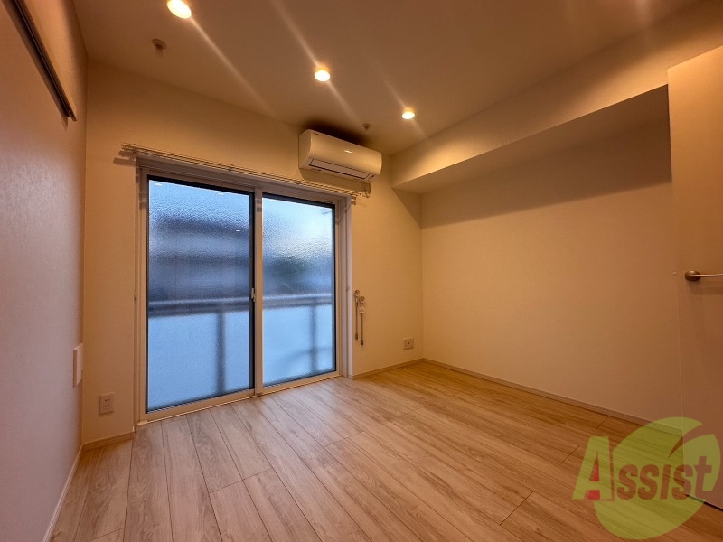 居室・リビング　こちら生活のメインとなる洋室となります。