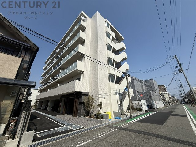 建物外観　敷地内に駐車場があります！