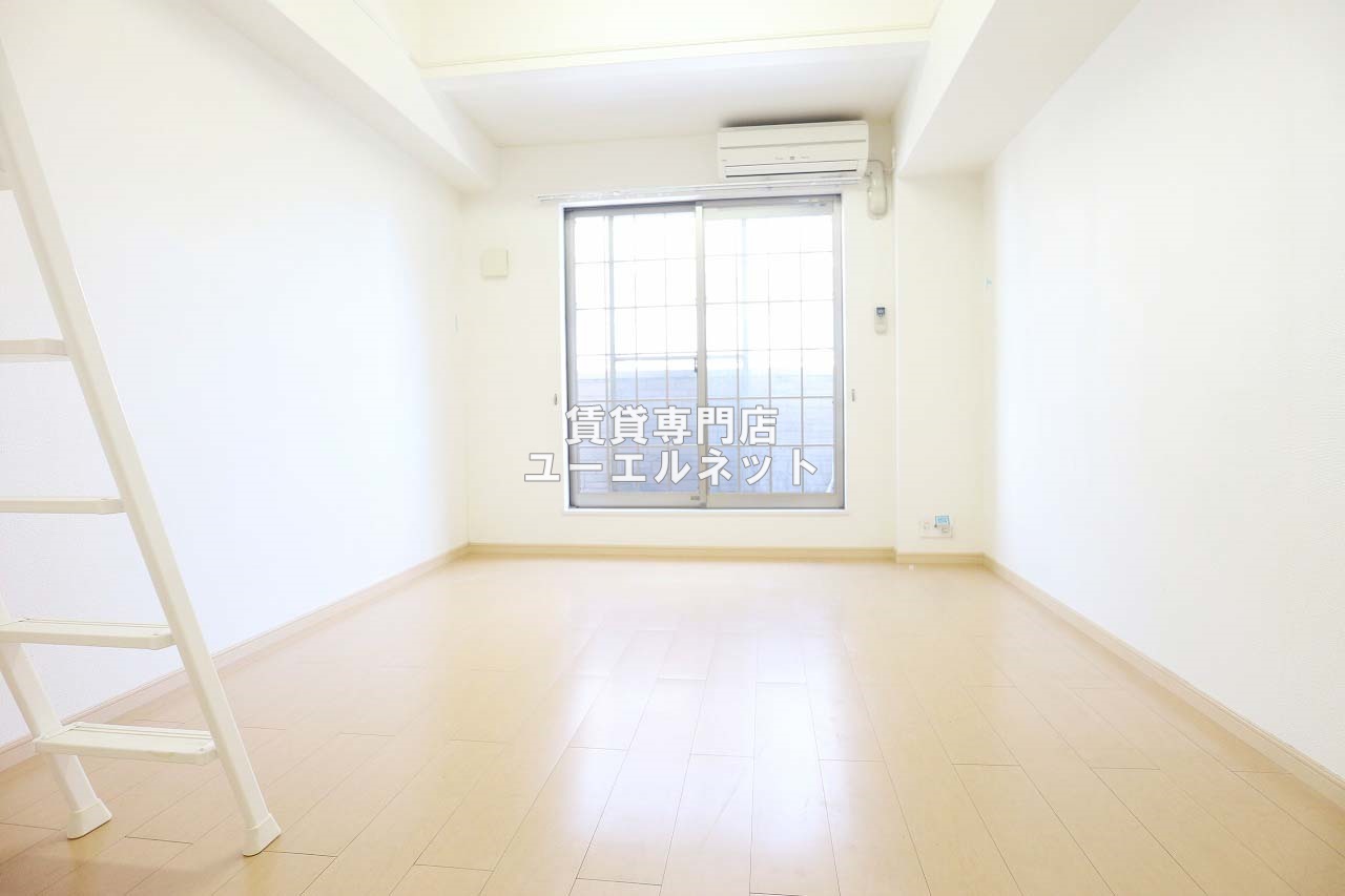 居室・リビング　ゆったりとくつろげる、落ち着きのある居室空間です