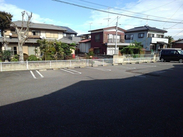 駐車場　駐車場に車を止められます