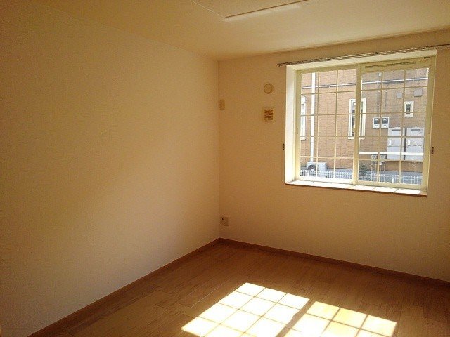 その他部屋・スペース　使い勝手のいい寝室です