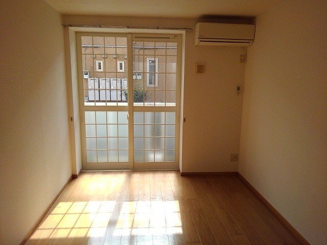 居室・リビング　居間です