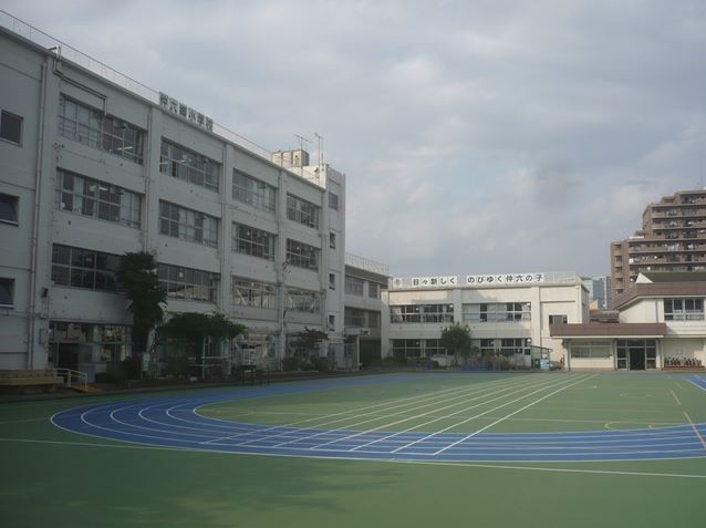 小学校　大田区立仲六郷小学校（小学校）まで495m