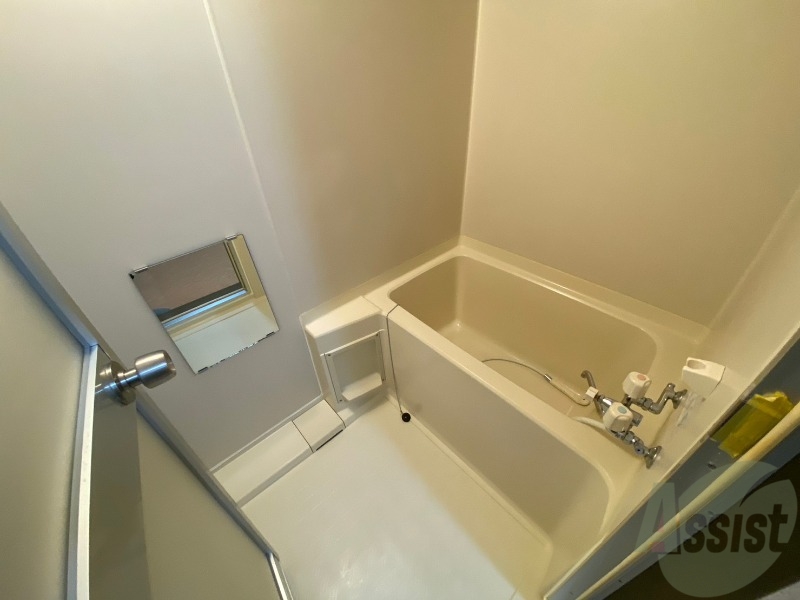 バス・シャワールーム　お風呂になります。一日の疲れを癒してくださいね。