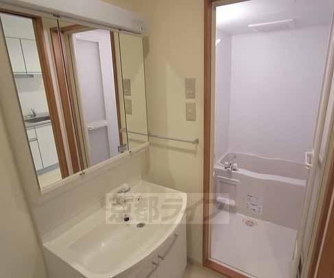 洗面設備　便利なシャンプードレッサー