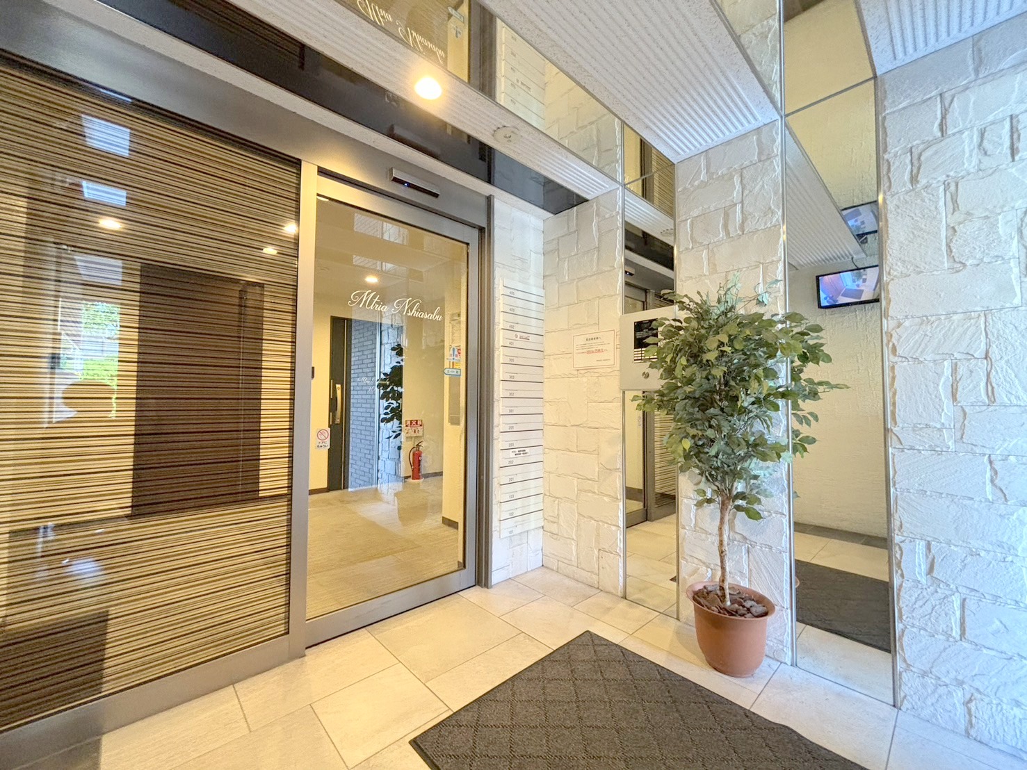 エントランス　素敵なエントランスです♪