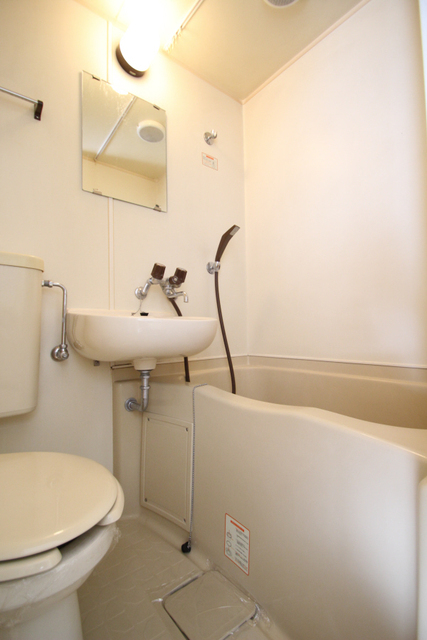 バス・シャワールーム　※別部屋の参考写真の為、原状優先です。