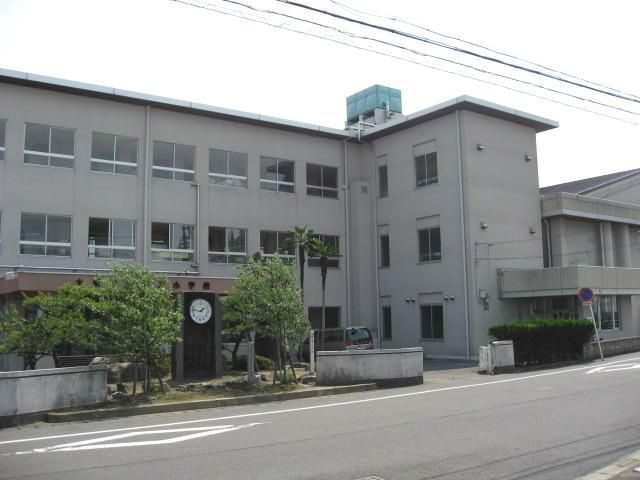小学校　大垣市立安井小学校（小学校）まで826m