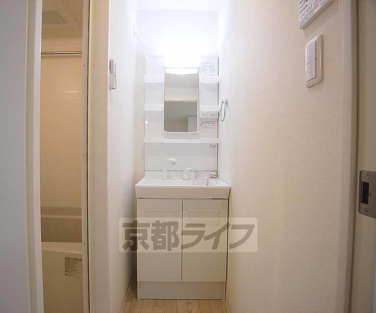 洗面設備　独立洗面台もあります。