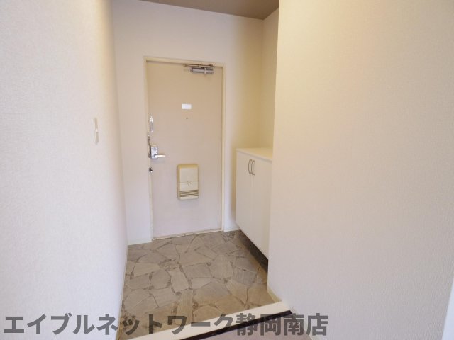 玄関　ゆったりとした玄関です