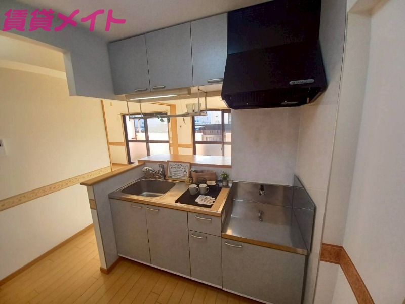 キッチン　同物件別室写真