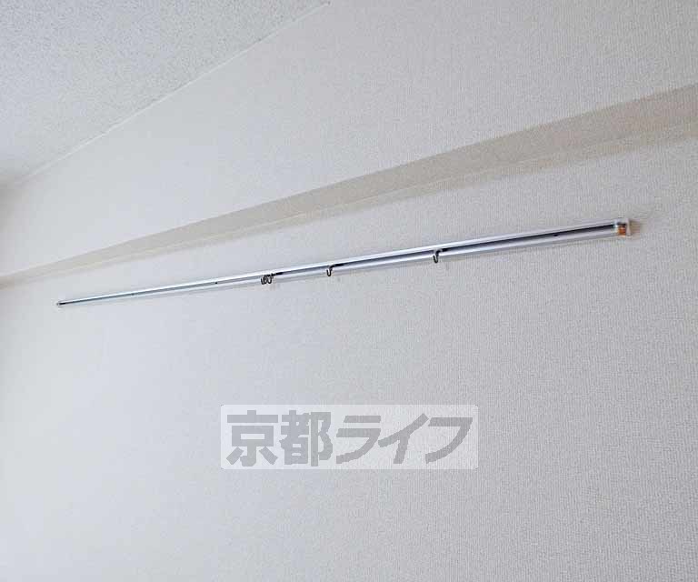 その他　洋服かけれます。